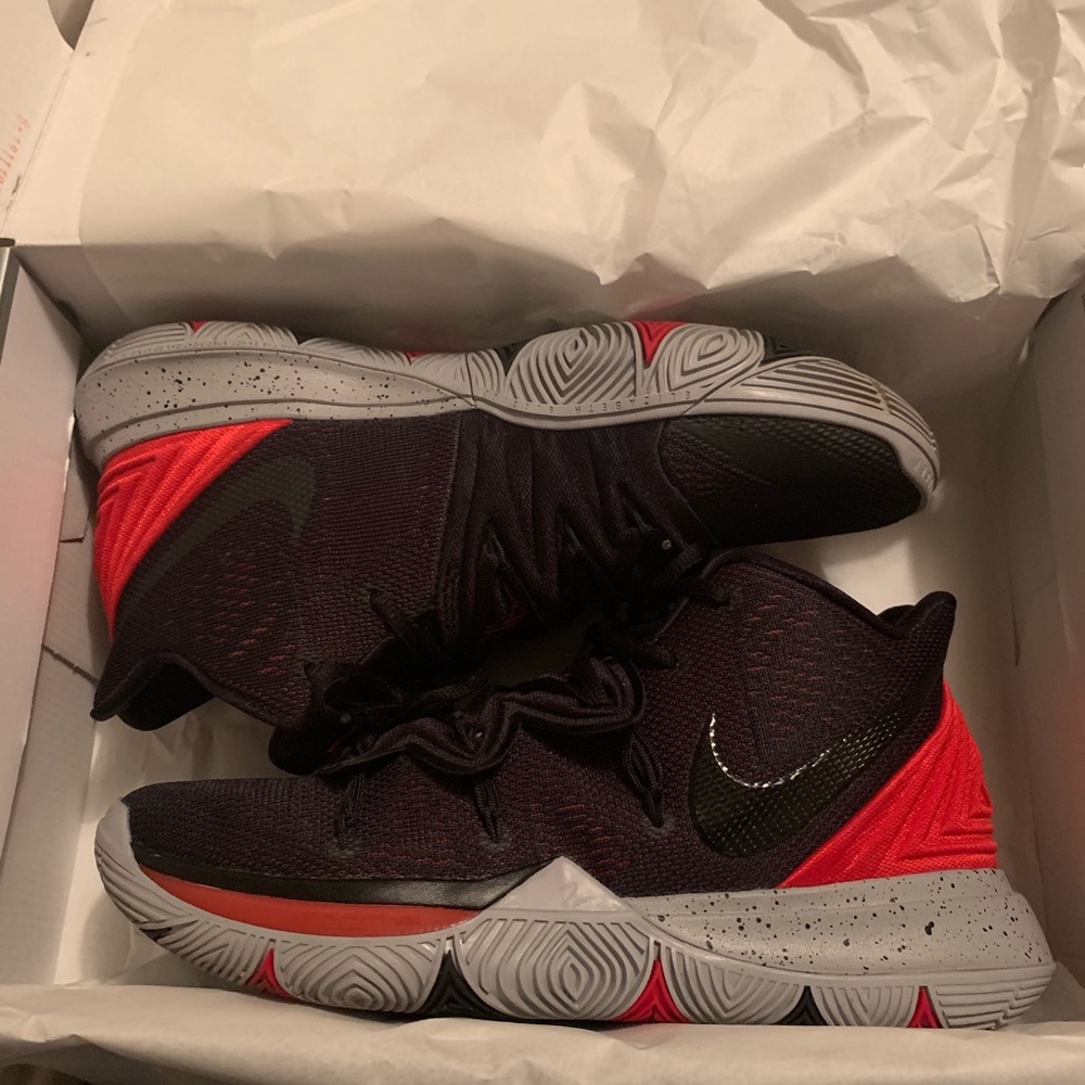 Kyrie 5’s